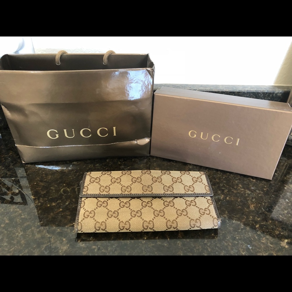 Authentic Gucci brown canvas wallet w box & bag